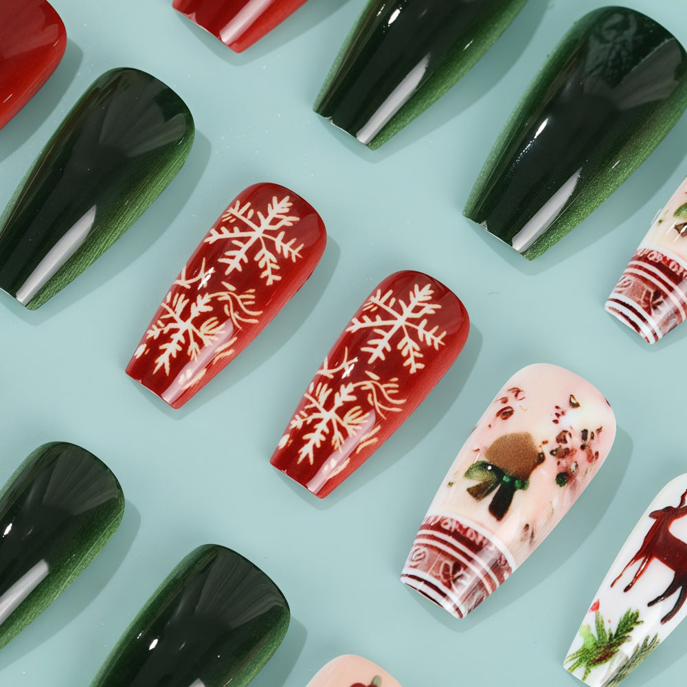 Artificial nails with festive Christmas designs Bowlift