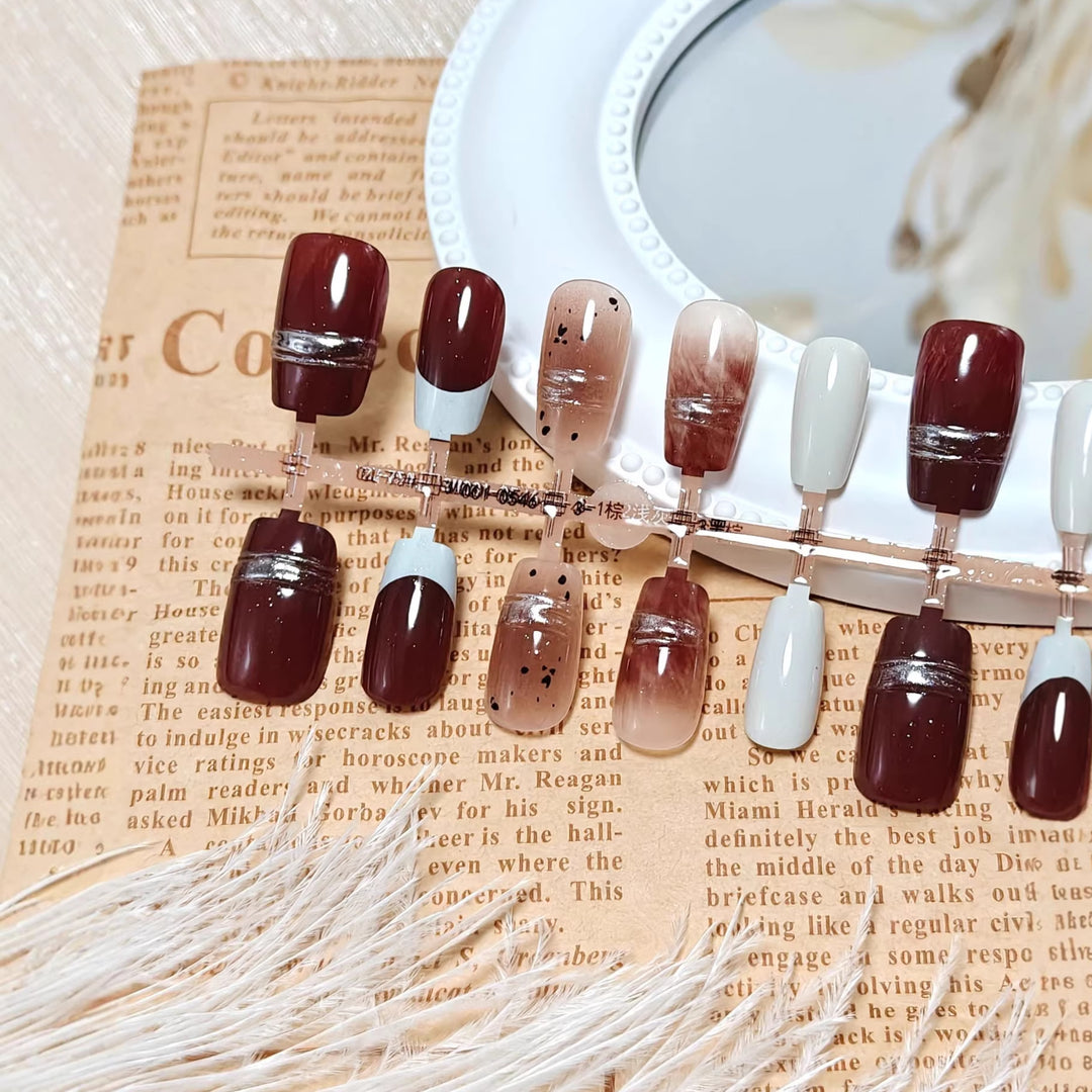 Glamorous artificial nails with elegant accents Bowlift