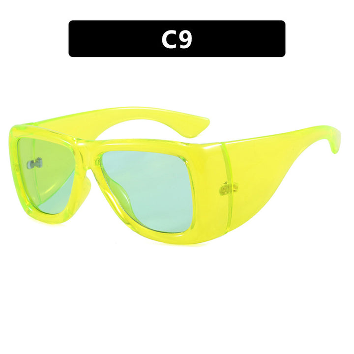 Ladies trendy oversized sunglasses with striking tortoiseshell design Bowlift