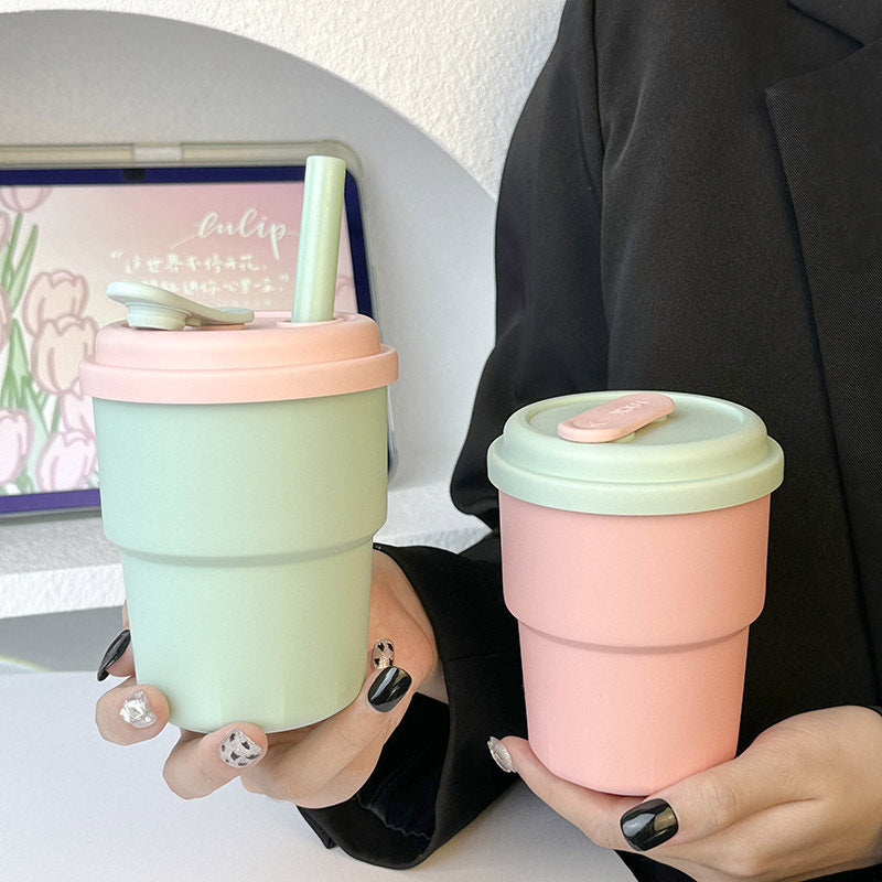 Women's Reusable Drinking Cup with Integrated Straw and Secure Closure Bowlift