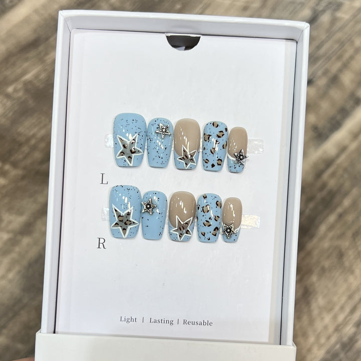 Stylish Nail Art Bowlift