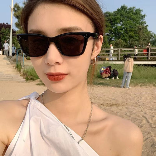 Women’s retro-inspired sunglasses with eye-catching pattern Bowlift