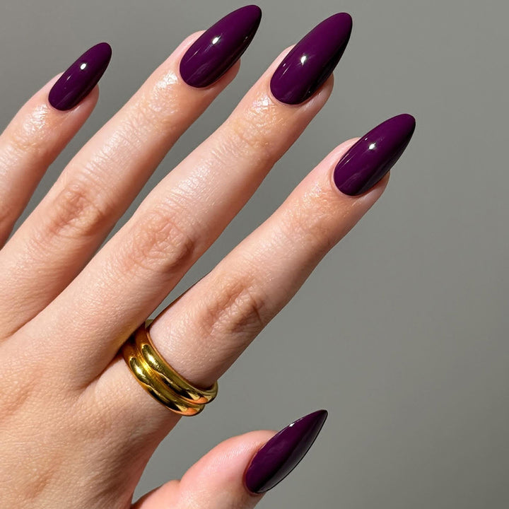 Luxury artificial nail set with pointed designs Bowlift