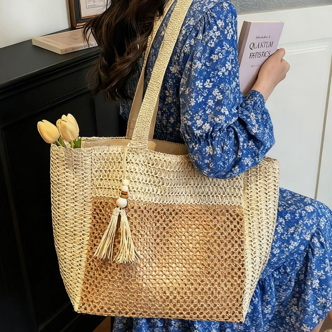 Handcrafted straw bag with tassels Bowlift