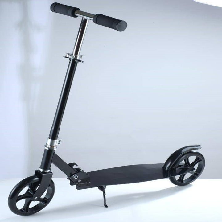 Smooth-Riding Folding Scooter Bowlift