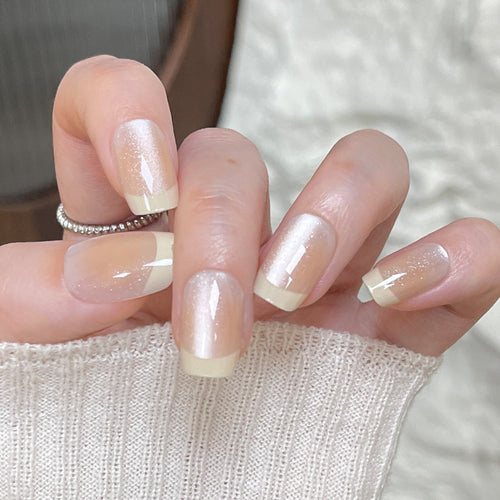 Elegant French Tip Press-On Nails with Shimmer Effect Bowlift