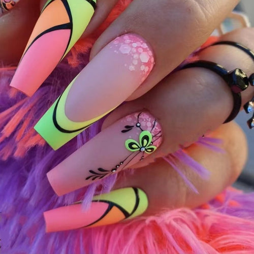 Creative artificial nails in modern design Bowlift