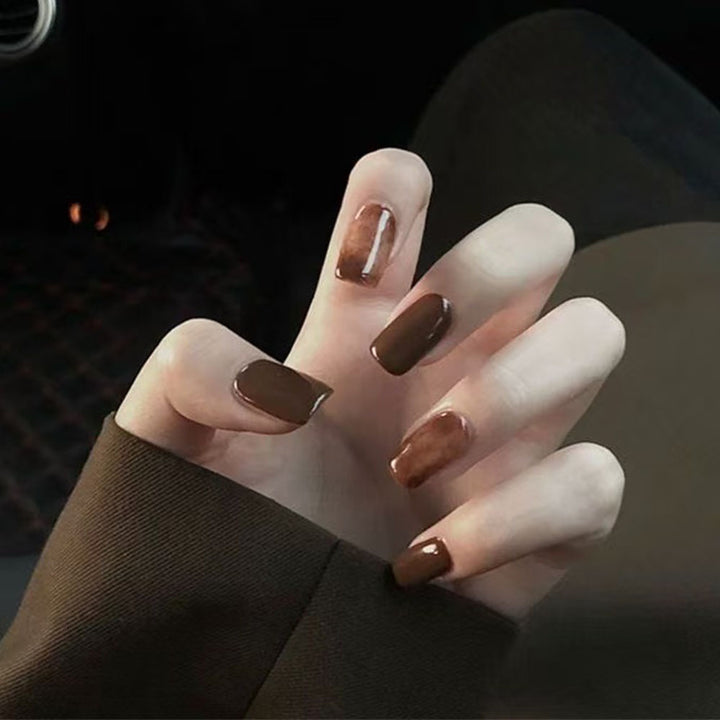 Glamorous nail designs Bowlift