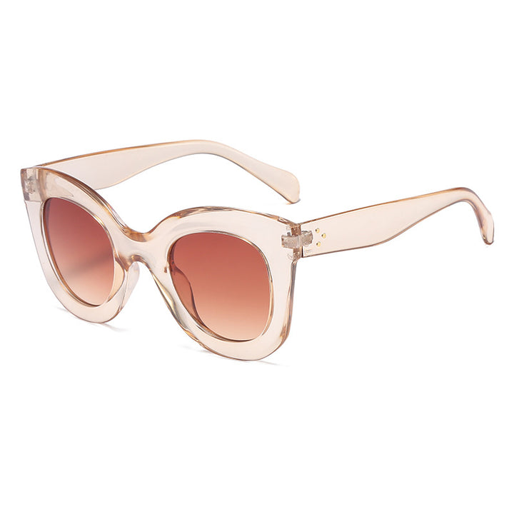 Ladies Elegant oversized sunglasses with an extravagant frame Bowlift