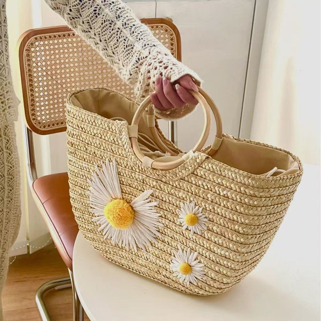 Stylish tote bag with floral accents Bowlift
