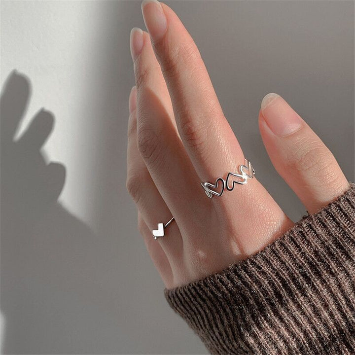 Elegant Heart and Wave Design Ring Bowlift