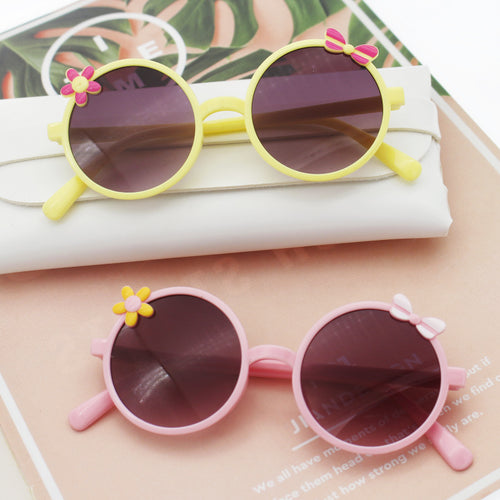 Ladies sunglasses with playful floral accents Bowlift
