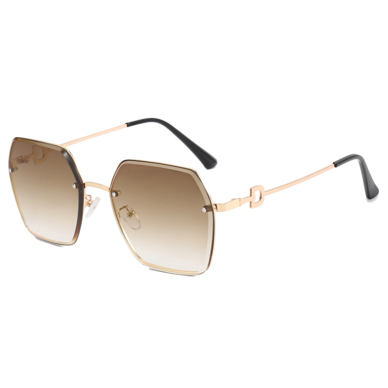 Women's extravagant and modern sunglasses in an unusual design Bowlift