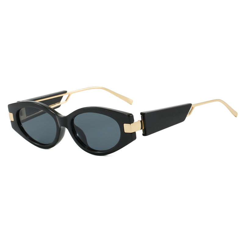 Ladies elegant Cat-Eye sunglasses with gold accents Bowlift