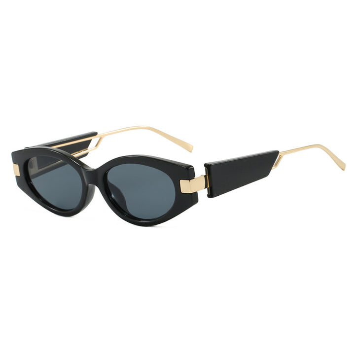 Ladies elegant Cat-Eye sunglasses with gold accents Bowlift