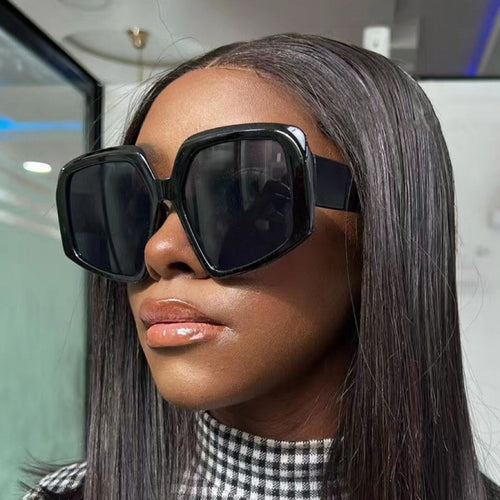Women's fashionable square sunglasses with luxurious frame Bowlift