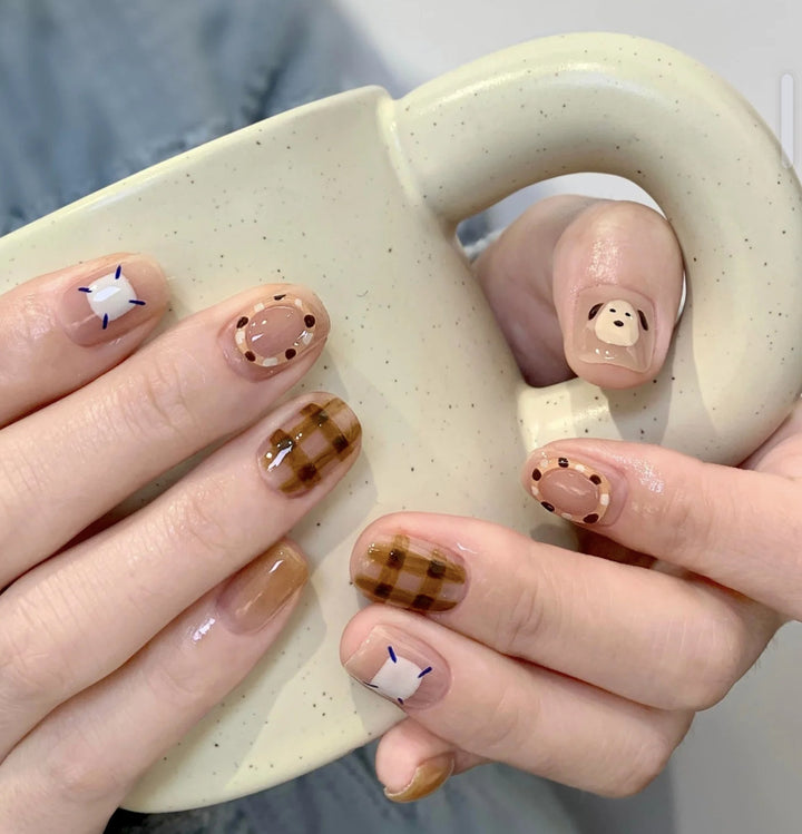 Artificial Nails in Stylish Ombre Design Bowlift