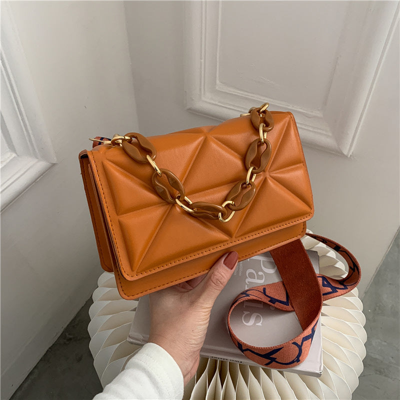 WoElegant Quilted Handheld Clutch Bowlift