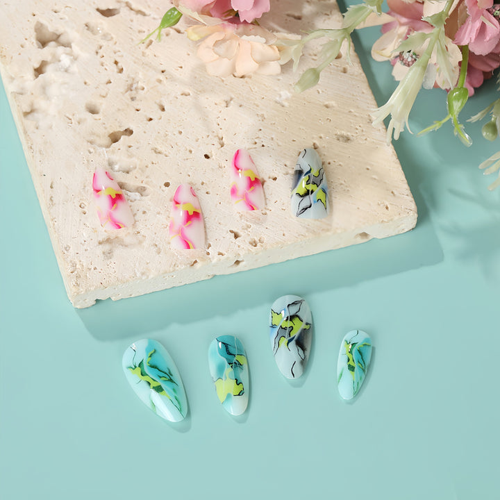 Artificial nails in modern marble design Bowlift