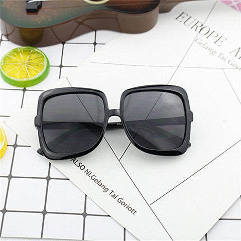 Women’s Geometric Sunglasses in Modern Design Bowlift