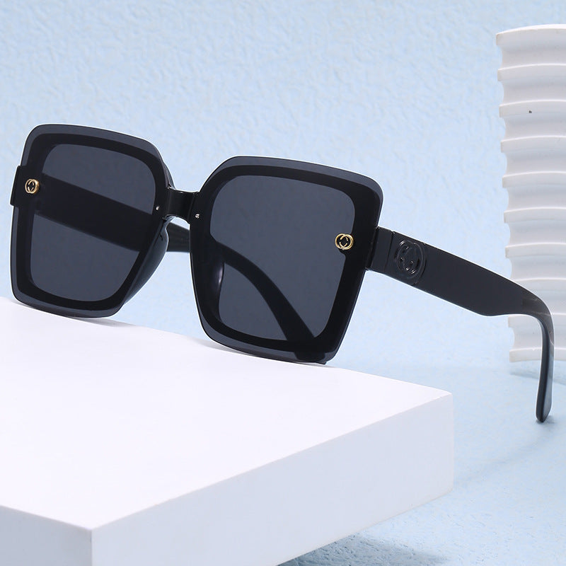 Women's oversized square sunglasses with elegant frame Bowlift