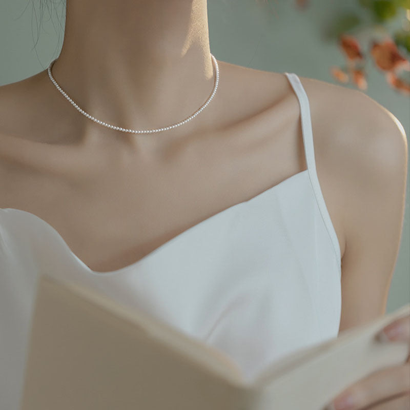 Delicate Pearl Necklace Bowlift