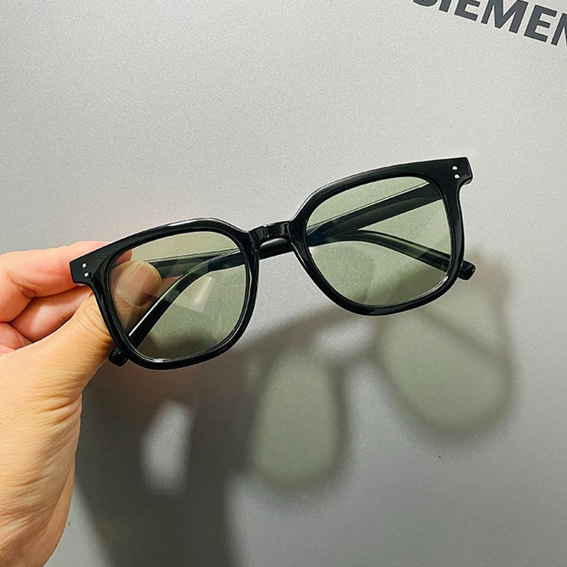 Women Cat-Eye Sunglasses with Modern Frame and UV Protection Bowlift