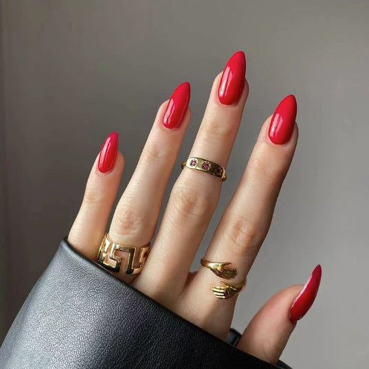 Stylish Press-On Nail Set with Shimmering Finish Bowlift