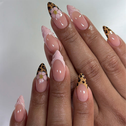Nail set with trendy leopard design and elegant accents Bowlift