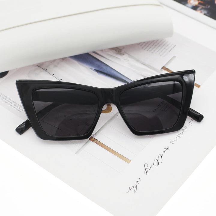 Women's Cat Eye Sunglasses with Transparent Frame and UV Protection Bowlift