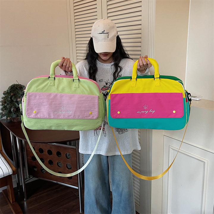 Stylish Multi-Compartment Weekender Bag