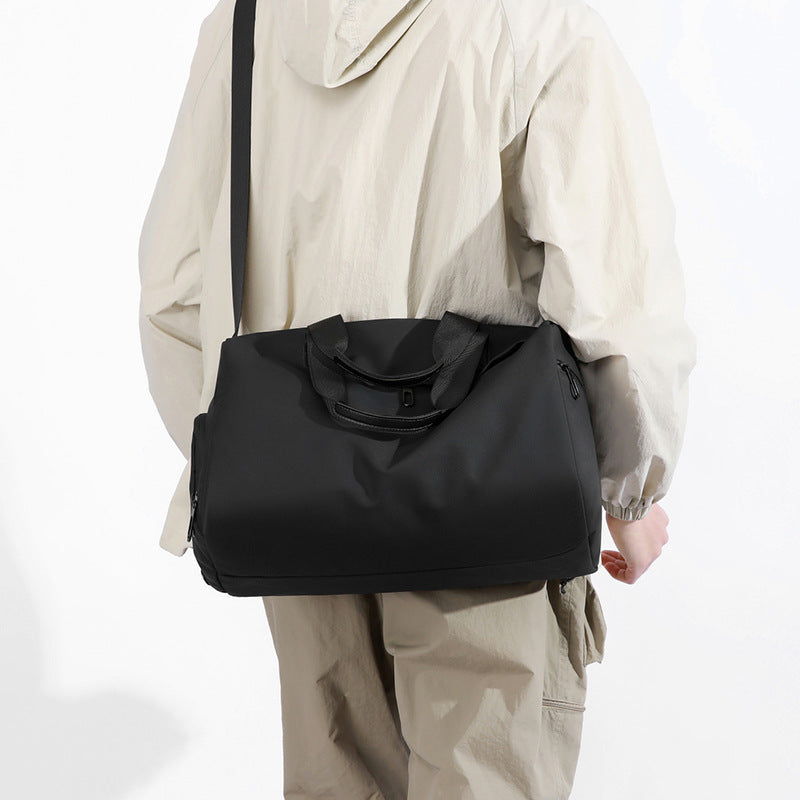 Multifunctional sports and travel bag with removable shoulder straps Bowlift