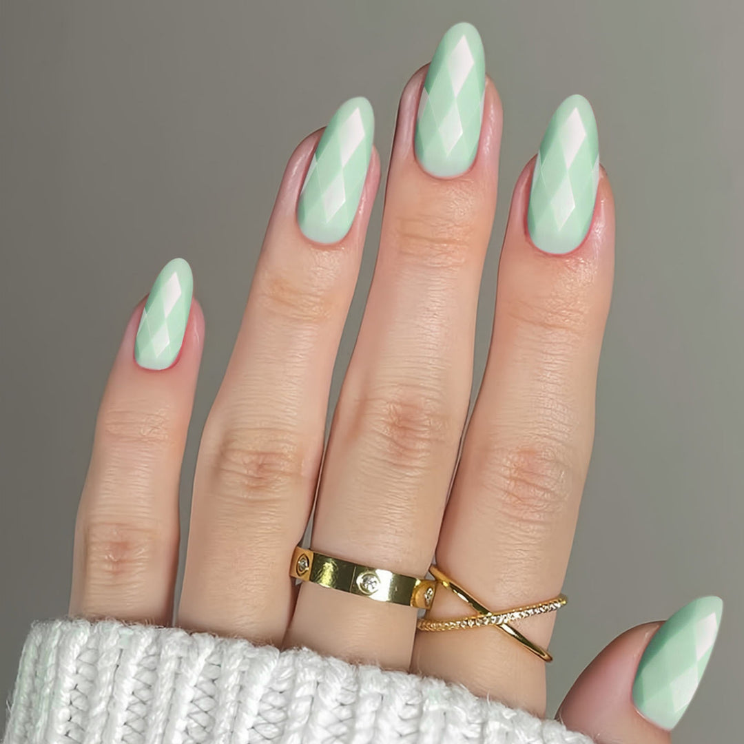 Diamond-Shaped Glossy Nail Extensions Bowlift