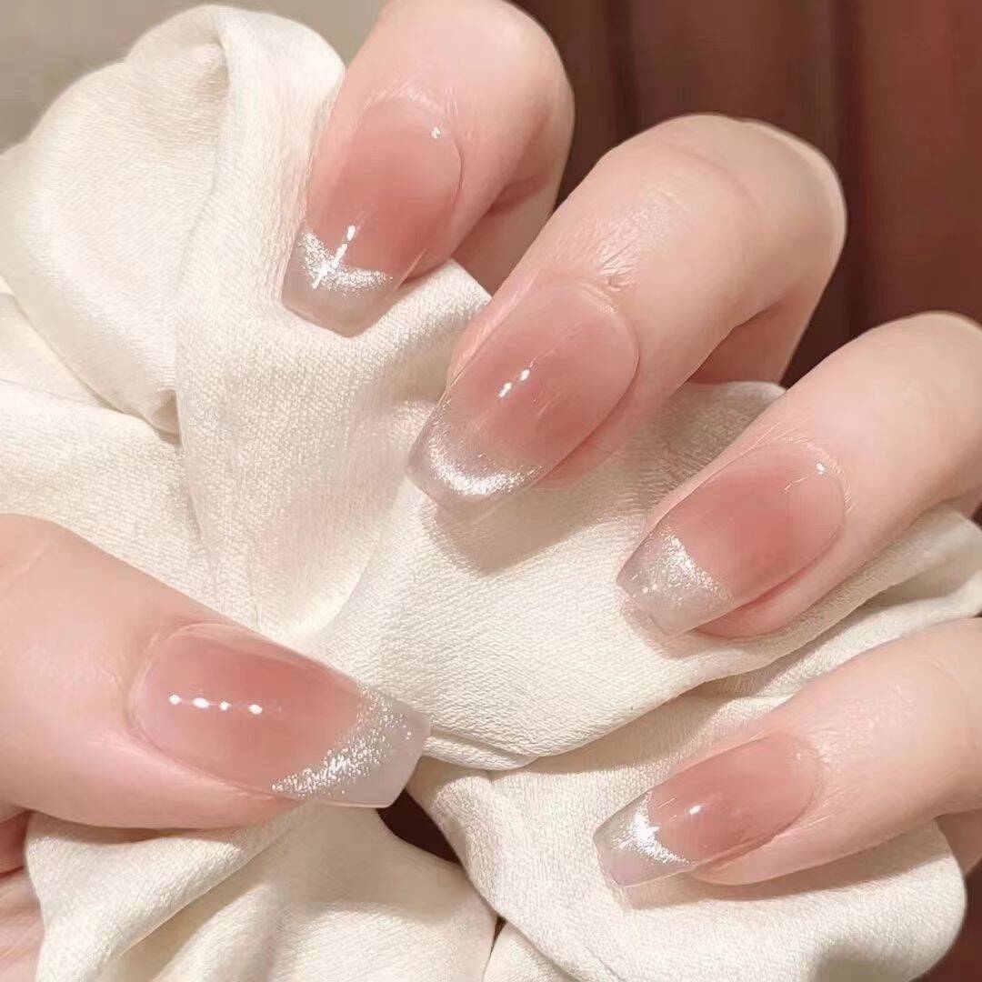 Decorative Press-On Nail Extensions with Floral Accents Bowlift