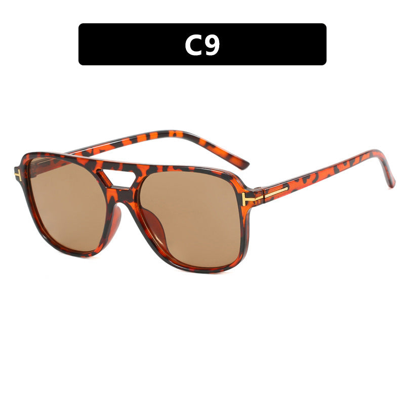 Ladies fashionable sunglasses in stylish frame Bowlift
