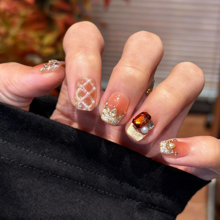 Glamorous artificial nail tips with 3D flower and crystal embellishments Bowlift