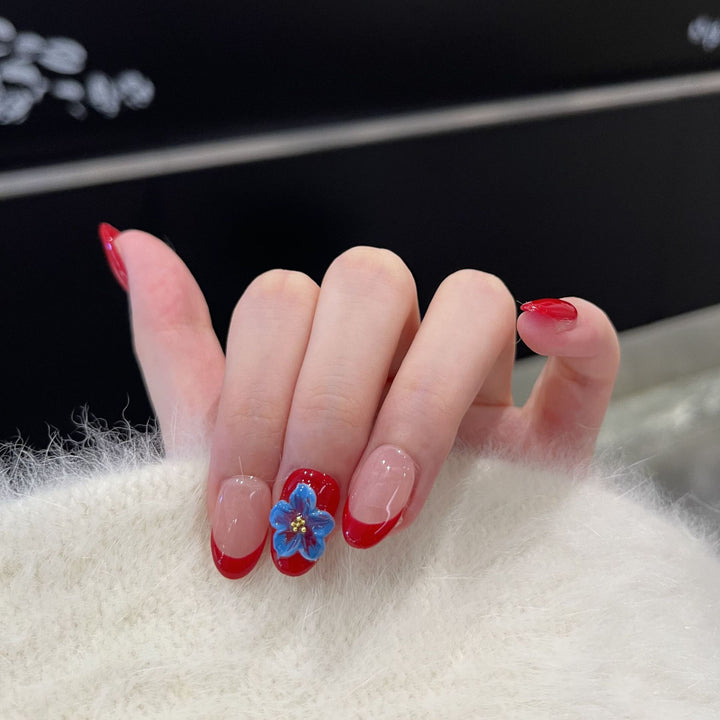 Stylish Floral Accent Press-On Nail Set Bowlift