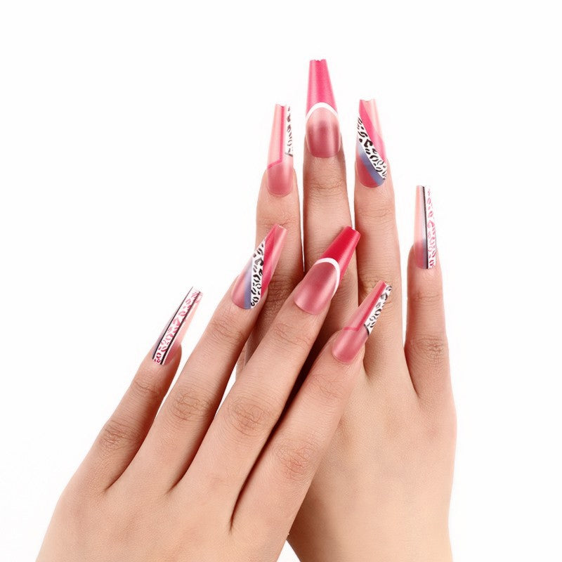 Trendy artificial nails with leopard print Bowlift