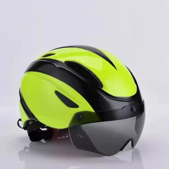 Protective Cycling Helmet with Visor Bowlift