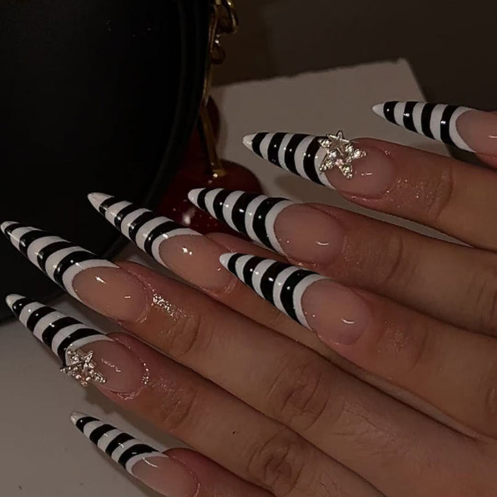 Glamorous Lace Nails Bowlift