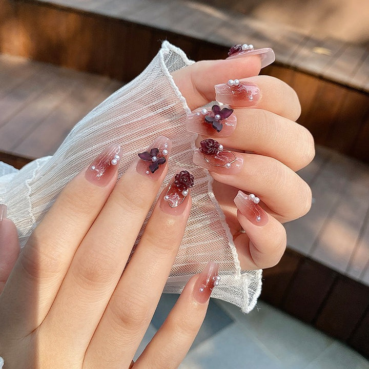 Elegant and Shiny Nail Art Bowlift