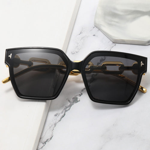 Ladies fashionable square sunglasses with luxurious accents Bowlift