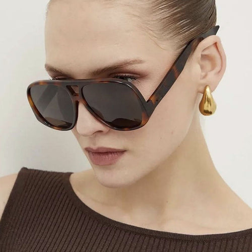 Women trendy oversized sunglasses in modern tortoiseshell pattern Bowlift