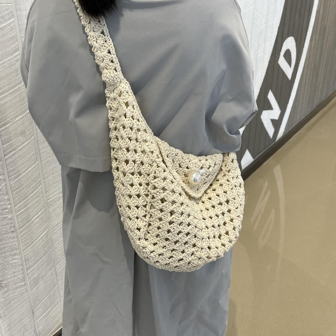 Handmade shoulder bag with bead closure Bowlift
