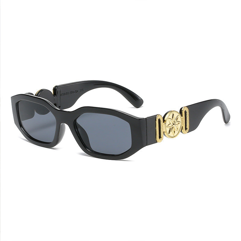Ladies trendy and stylish sunglasses with luxurious details Bowlift