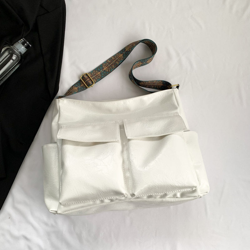Multifunctional Shoulder Bag With Innovative Compartment System Bowlift