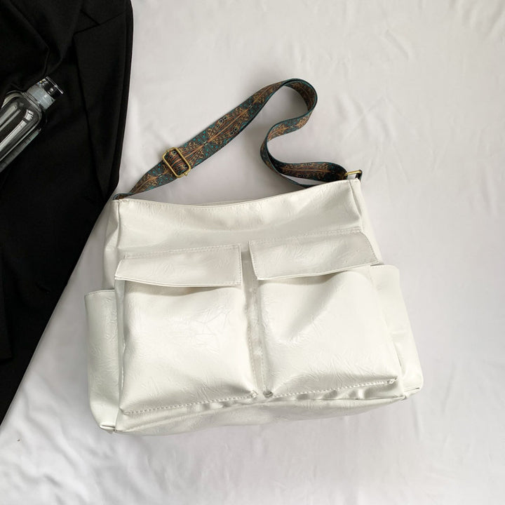 Multifunctional Shoulder Bag With Innovative Compartment System Bowlift