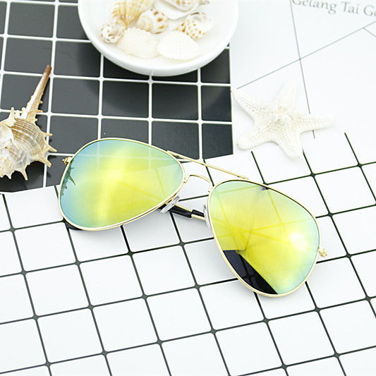 Women's modern pilot sunglasses with gradient lens design Bowlift