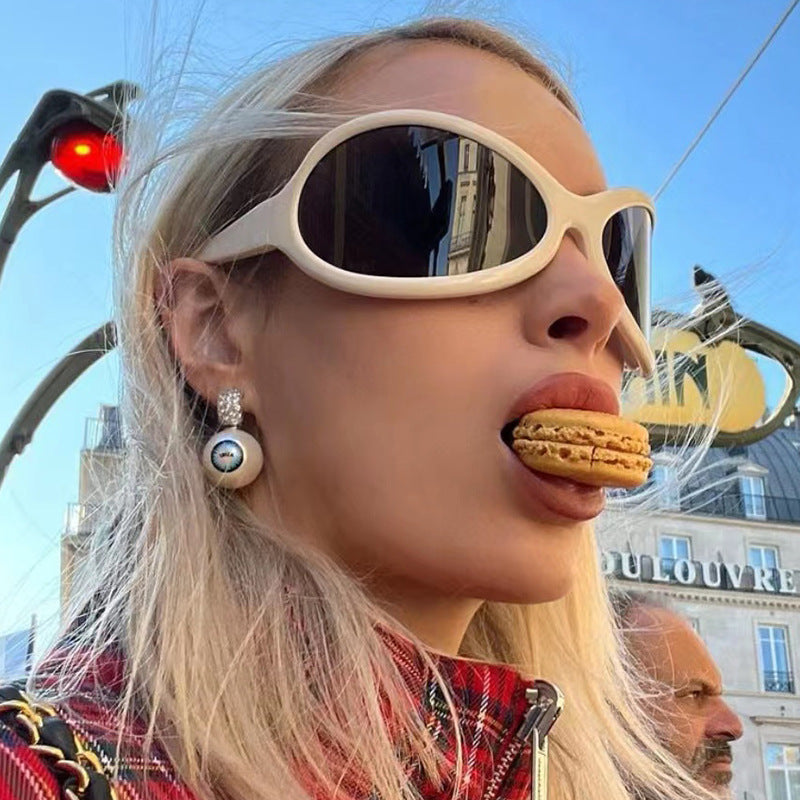 Women's stylish sunglasses with ergonomic design and protective UV filter Bowlift