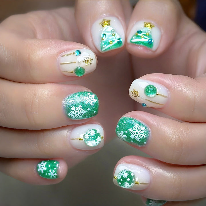 Artificial Nail Set with Festive Winter Design Bowlift